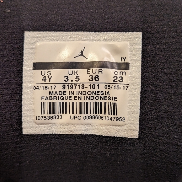 Air Jordan 11 Retro Low IE GS Gym Red 919713-101 GS Size 4Y Beaters - Picture 8 of 8